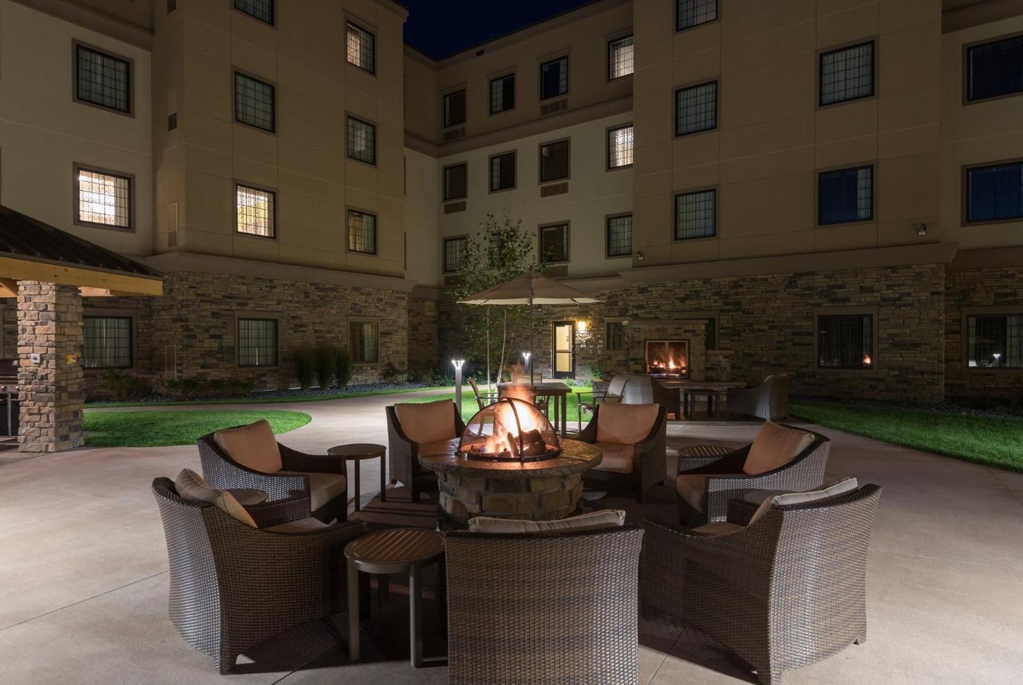 Staybridge Suites Eau Claire - Altoona By Ihg Luaran gambar